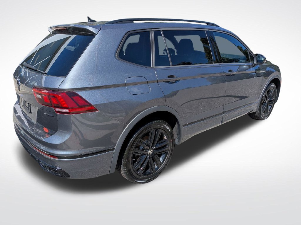 Used 2022 Volkswagen Tiguan SE R-Line AWD/4WD image 3