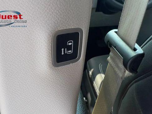 Used 2022 Chrysler Voyager LX FWD image 26