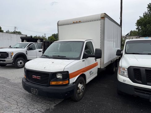 Used 2012 GMC Savana 3500 RWD image 1