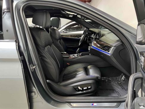 Used 2019 BMW 540i w/ M Sport Package image 24