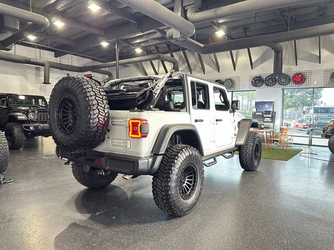 Used 2024 Jeep Wrangler Unlimited Rubicon w/ Convenience Group image 36