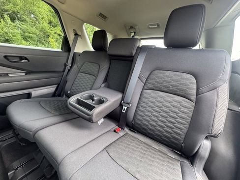 Certified 2025 Nissan Pathfinder SV w/ Black Appearance Package image 24