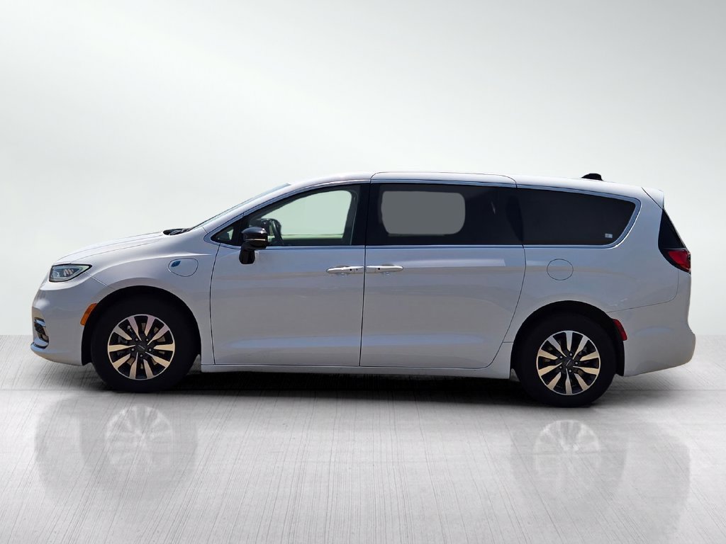 Used 2024 Chrysler Pacifica Limited FWD image 7
