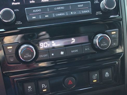 Used 2021 Nissan Titan PRO-4X w/ Pro-4x Convenience Package image 23