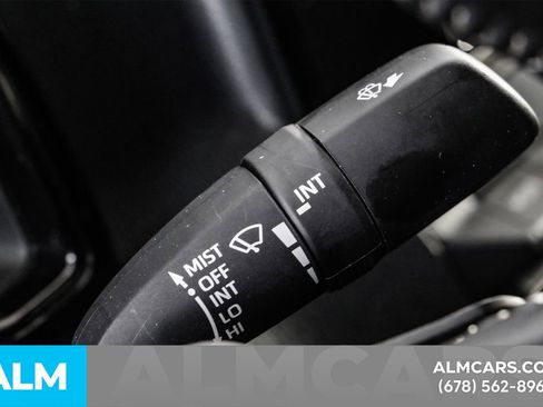 Used 2025 Toyota Camry SE image 29