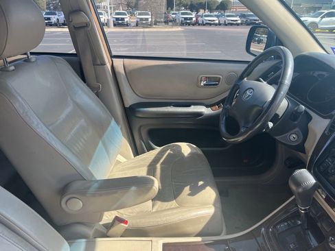 Used 2003 Toyota Highlander Limited image 9