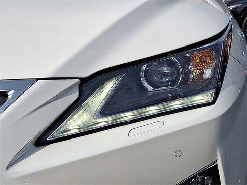 Used 2018 Lexus RX 450h AWD image 26