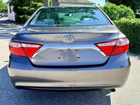 Used 2016 Toyota Camry LE FWD image 5