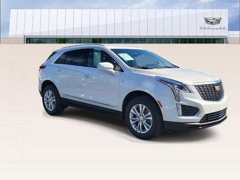 Used 2025 Cadillac XT5 Luxury image 2