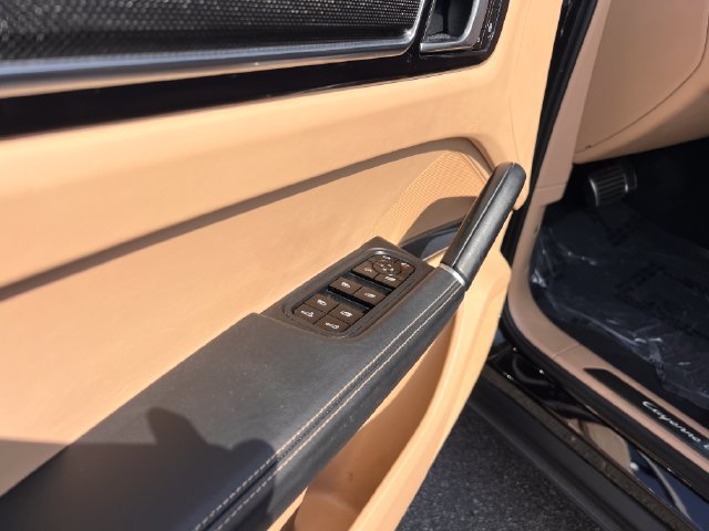 Used 2019 Porsche Cayenne Turbo AWD/4WD image 11