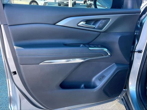 Used 2024 Chevrolet Traverse LT image 21