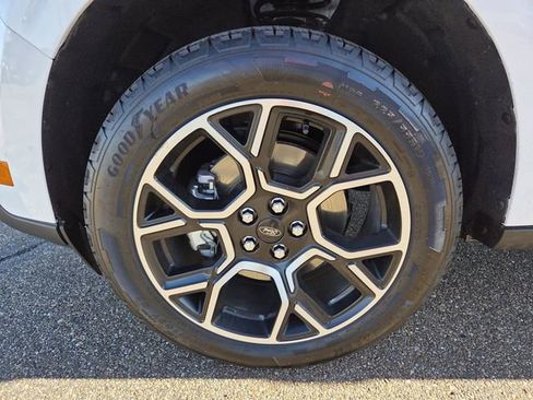 New 2025 Ford Maverick Lariat w/ 4K Tow Package image 22