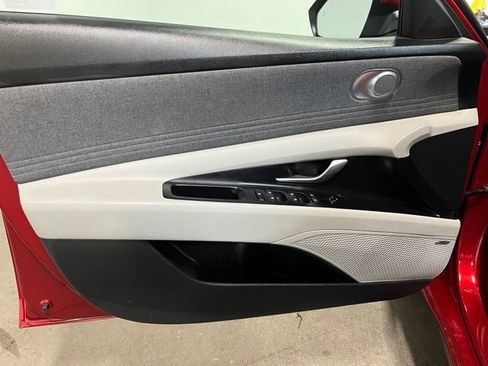 Used 2024 Hyundai Elantra Limited FWD image 20