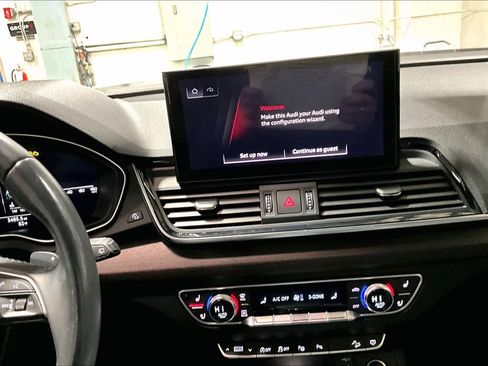 Used 2021 Audi Q5 Prestige w/ Prestige Package image 6