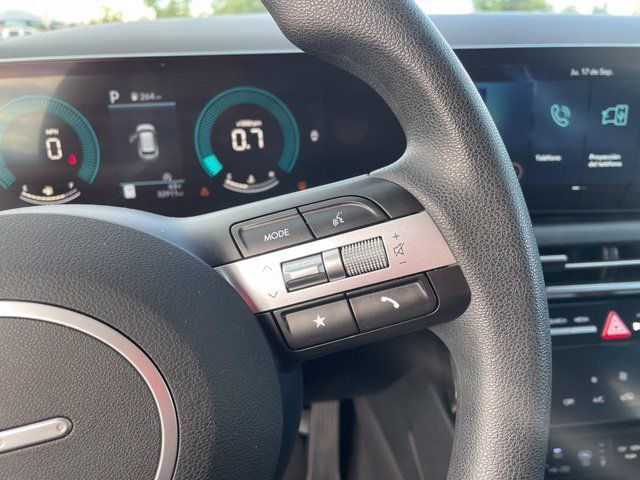 Used 2025 Hyundai Tucson SEL AWD/4WD image 17