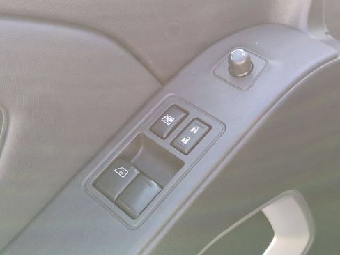Used 2022 Nissan Frontier SV AWD/4WD image 13