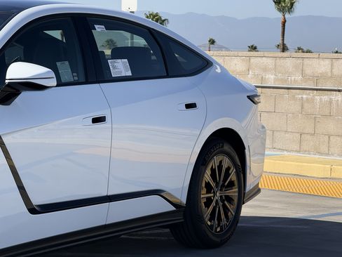 New 2026 Lexus ES 350e FWD image 9