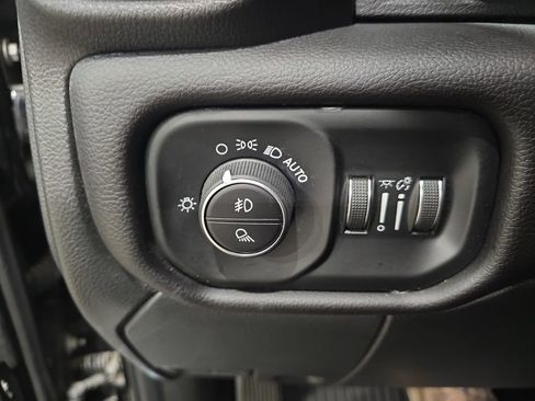 Used 2023 RAM 3500 Laramie image 27