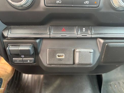 Used 2019 GMC Sierra 1500 4x4 Crew Cab image 16