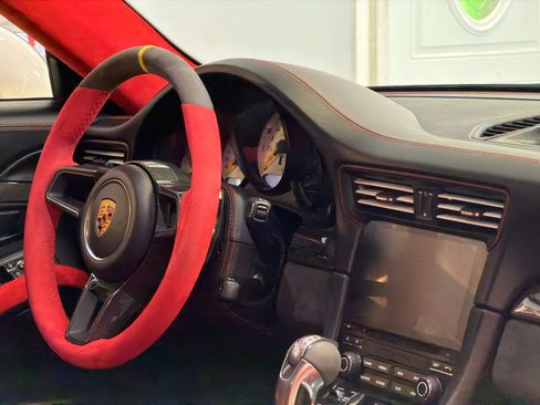 Used 2018 Porsche 911 GT2 RS RWD image 36