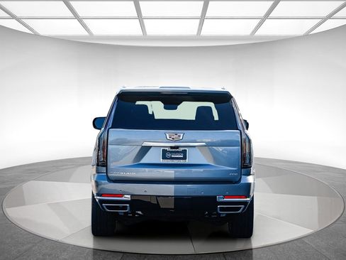 Used 2025 Cadillac Escalade ESV Premium Luxury w/ LPO, Floor Liner Package AWD/4WD image 3