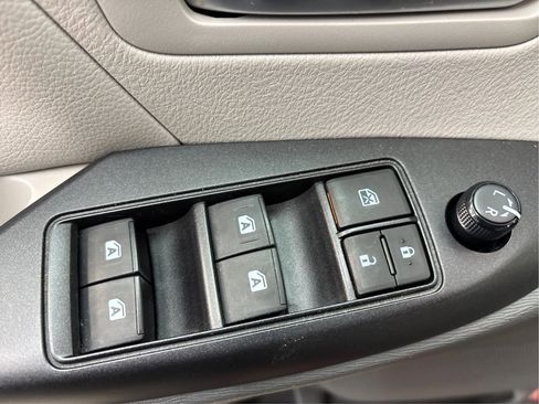 Used 2020 Toyota Sienna LE image 40