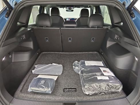 New 2026 Volkswagen Tiguan SE R-Line image 36