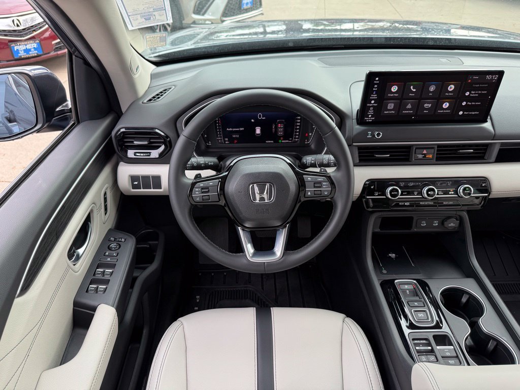 Certified 2026 Honda Pilot Touring image 4