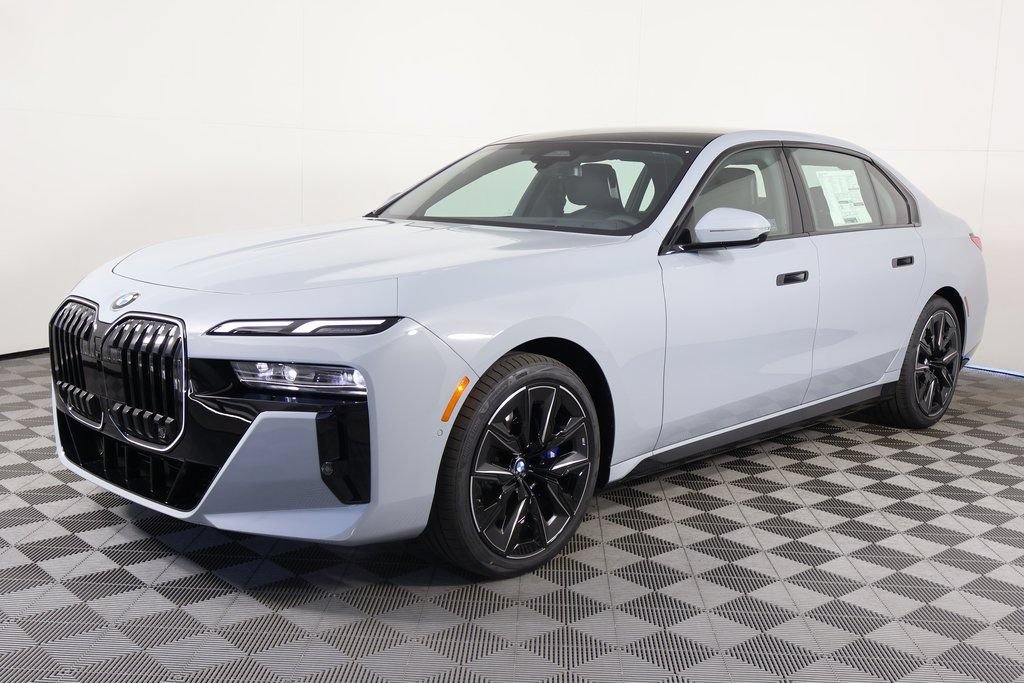 New 2026 BMW 740i w/ Premium Package RWD image 1