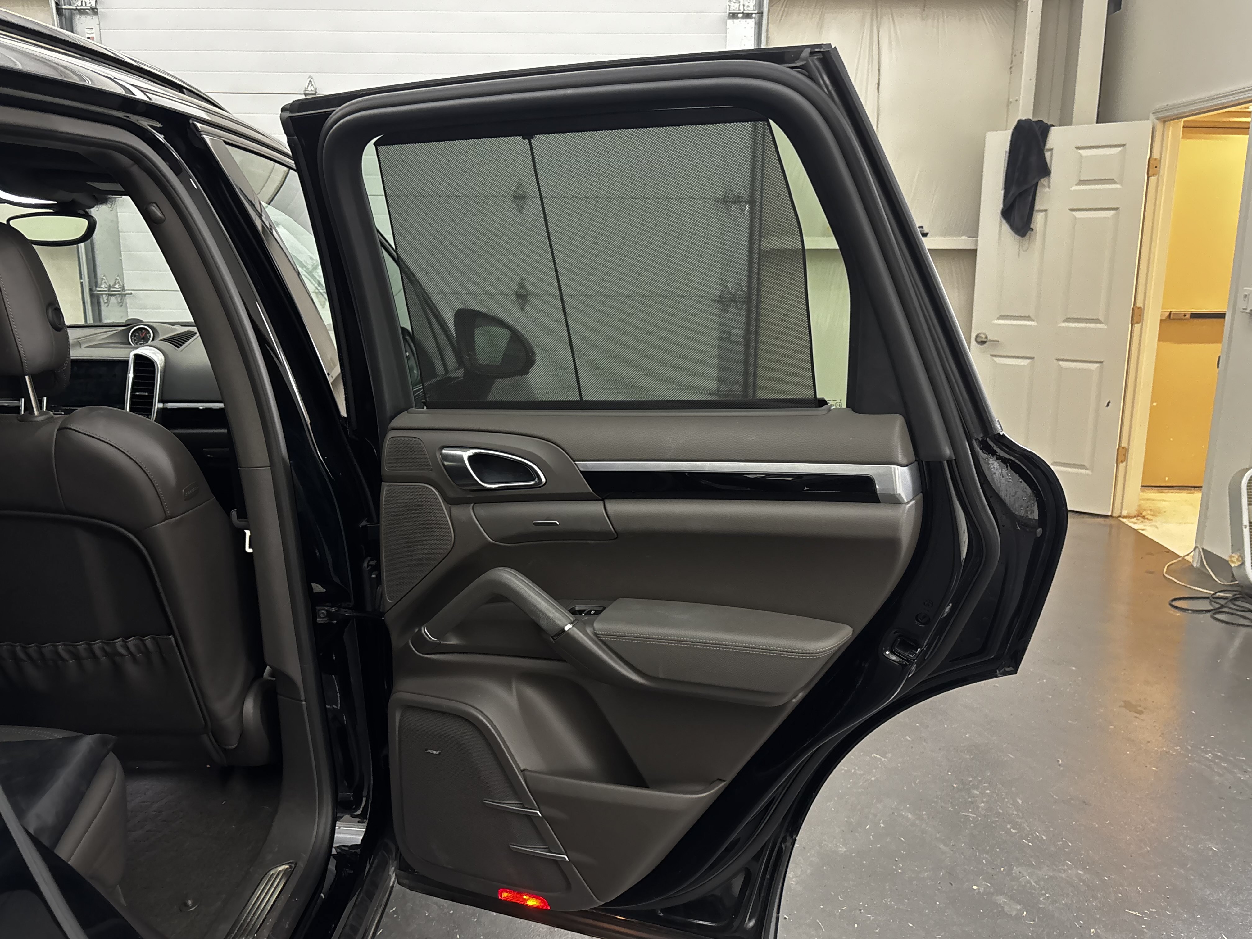 Used 2018 Porsche Cayenne Platinum Edition AWD/4WD image 16