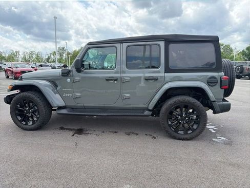 Used 2021 Jeep Wrangler Unlimited Sahara w/ Cold Weather Group AWD/4WD image 14