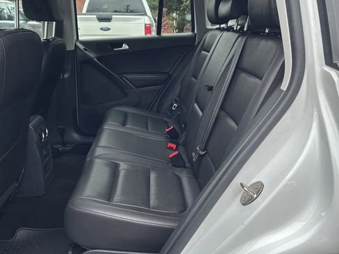Used 2016 Volkswagen Tiguan S image 11