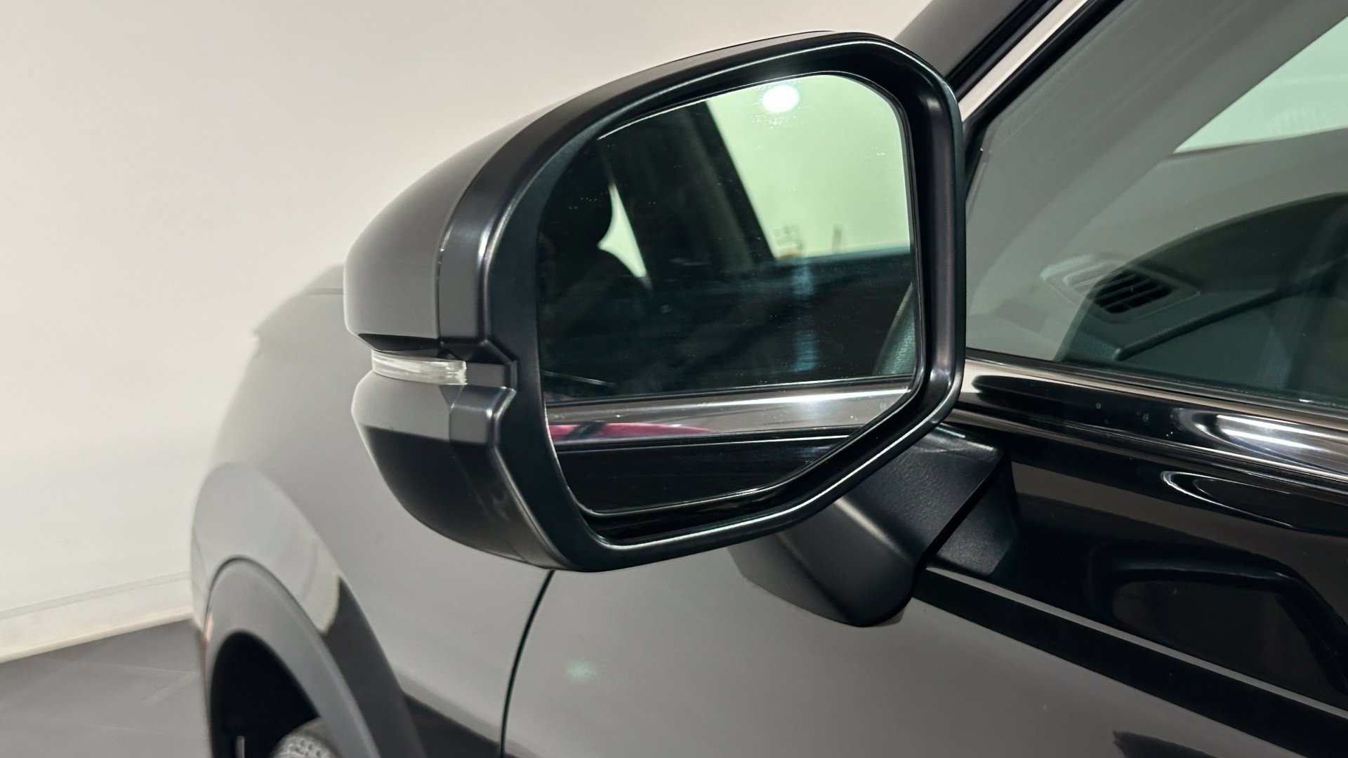 Used 2023 Honda CR-V LX image 17