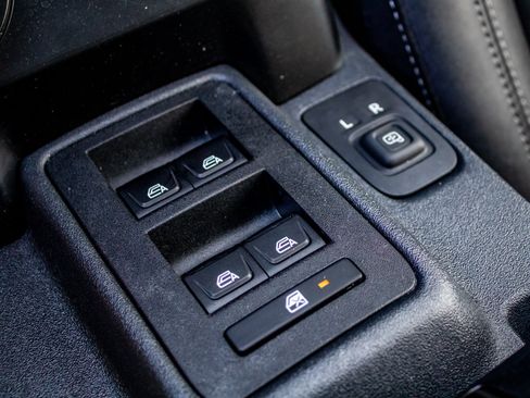 Used 2025 Ford Bronco Badlands AWD/4WD image 44