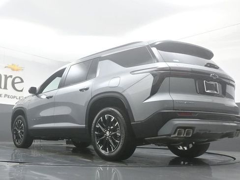 New 2026 Chevrolet Traverse LT w/ Sun and Wheel Package FWD image 5