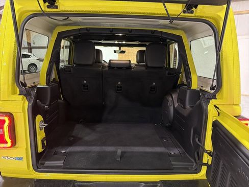Used 2023 Jeep Wrangler Unlimited Sahara image 33