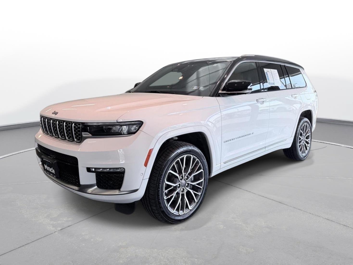 Used 2022 Jeep Grand Cherokee L Summit AWD/4WD image 2