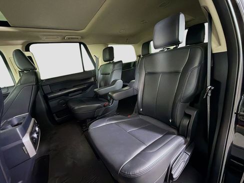 Used 2022 Ford Expedition XLT image 26