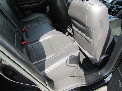 Used 2018 Ford Taurus SHO w/ Driver Assist Package image 16