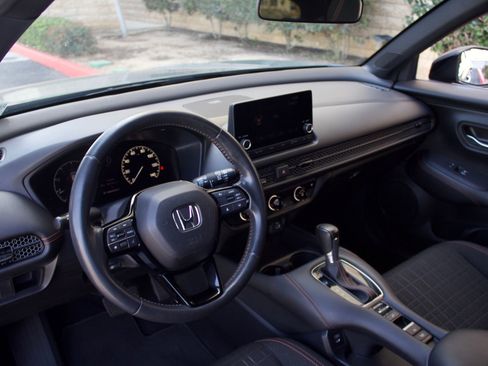 Used 2024 Honda HR-V Sport image 10