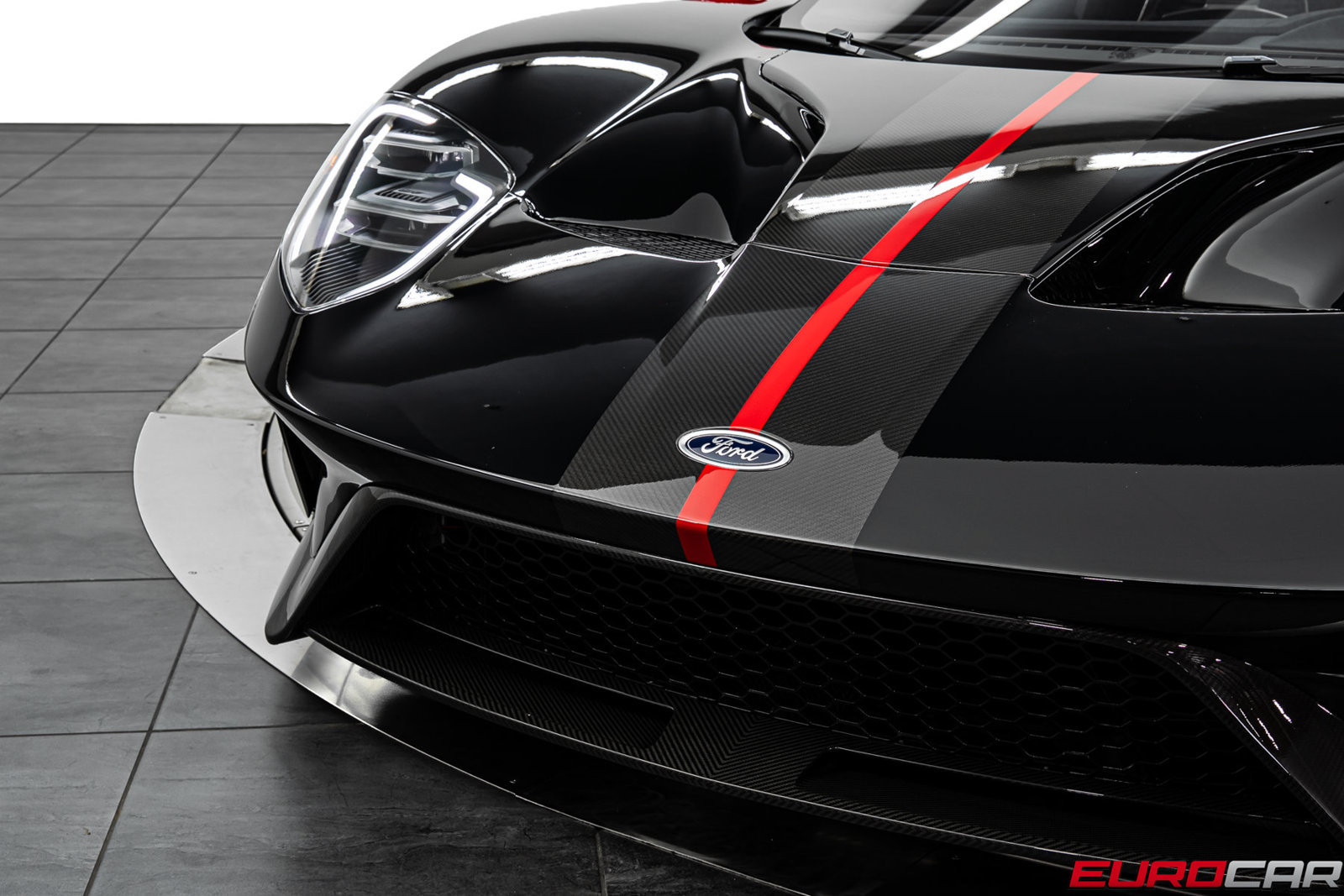 Used 2020 Ford GT Carbon Series RWD image 17
