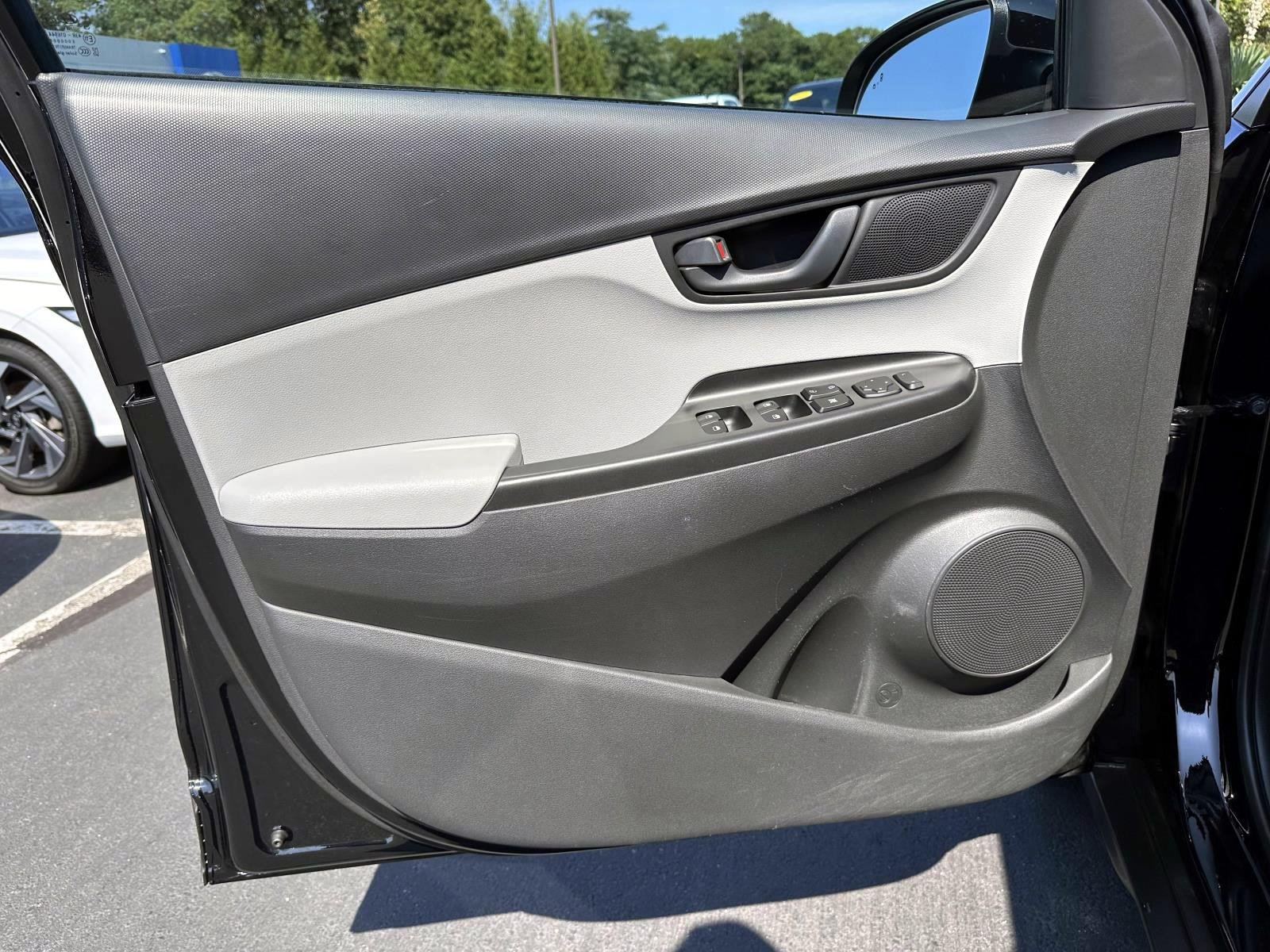 Used 2023 Hyundai Kona SEL AWD/4WD image 8
