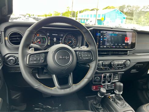 New 2025 Jeep Wrangler Unlimited Rubicon 392 image 21