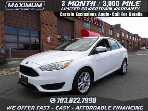 Used 2017 Ford Focus SE w/ Cold Weather Package image 1