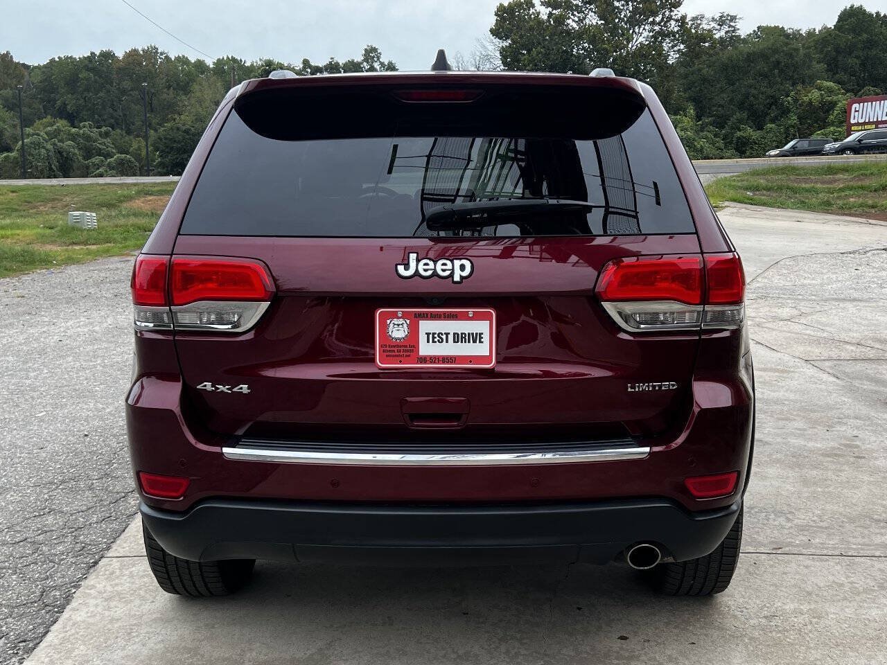 Used 2017 Jeep Grand Cherokee Limited AWD/4WD image 5