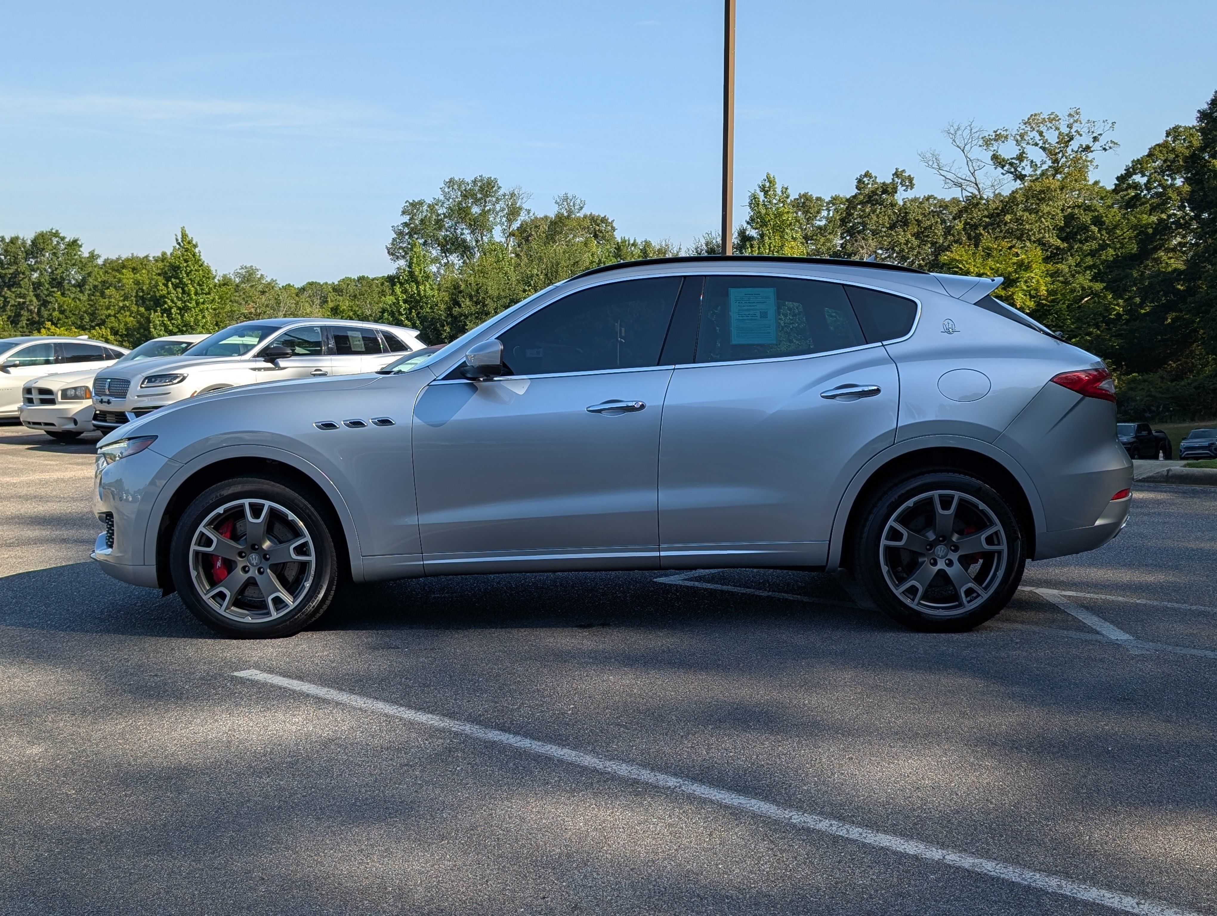 Used 2017 Maserati Levante S AWD/4WD image 6