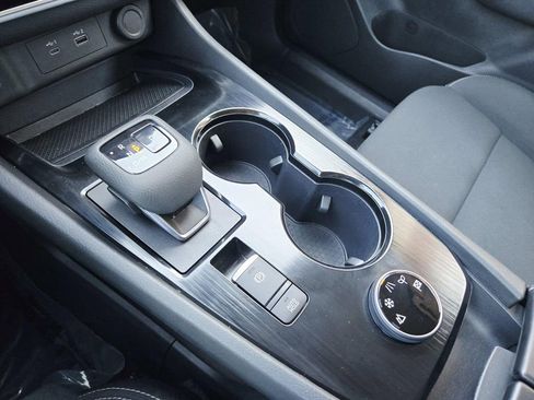 Used 2023 Nissan Rogue S image 29