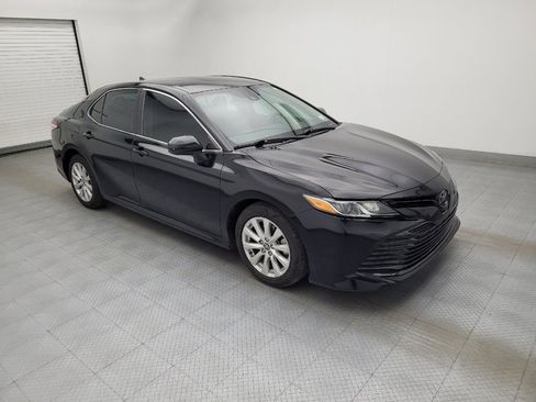 Used 2020 Toyota Camry LE image 11