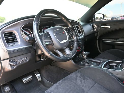 Used 2019 Dodge Charger Scat Pack w/ Plus Group RWD image 18