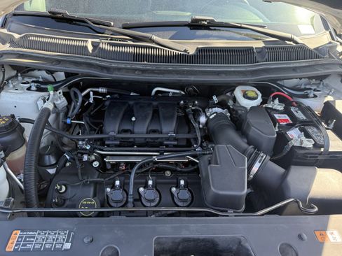 Used 2018 Ford Explorer XLT w/ Equipment Group 202A image 28